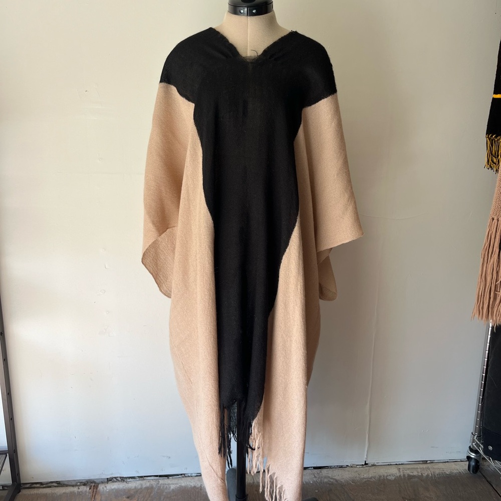 A Détacher Alpaca Wool Poncho